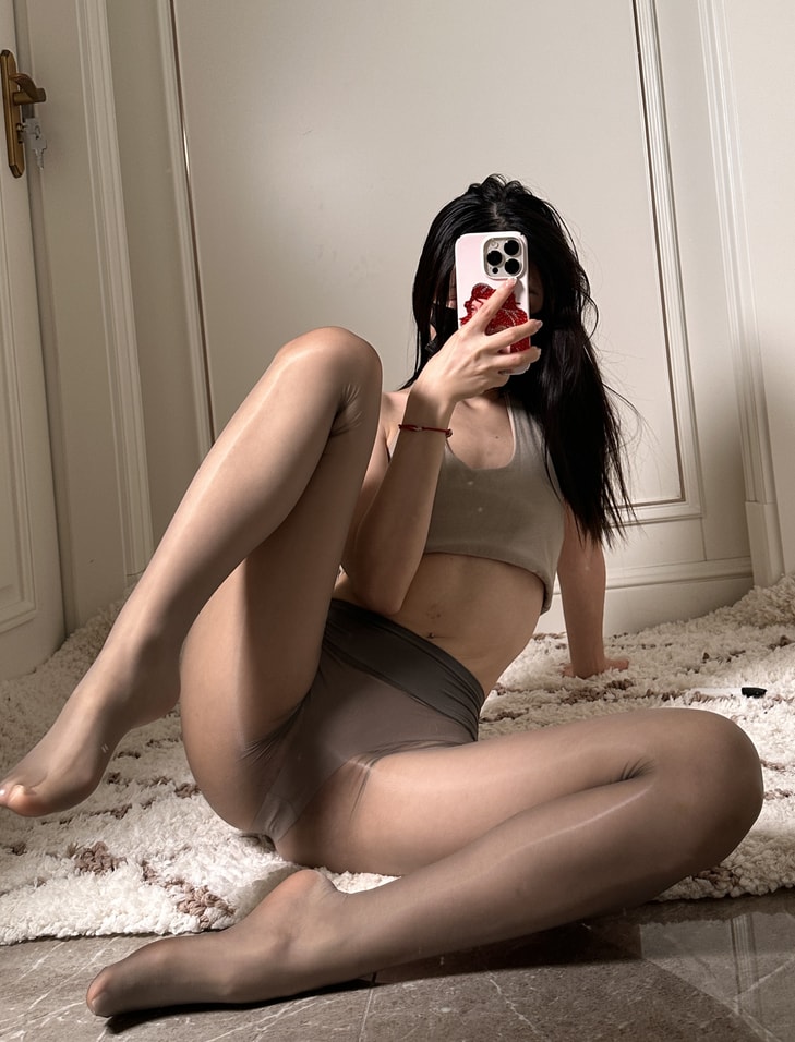 图片[2]-【微密圈】陈妮妮-灰色油丝[64P2V-344MB]-蜜桃啵啵