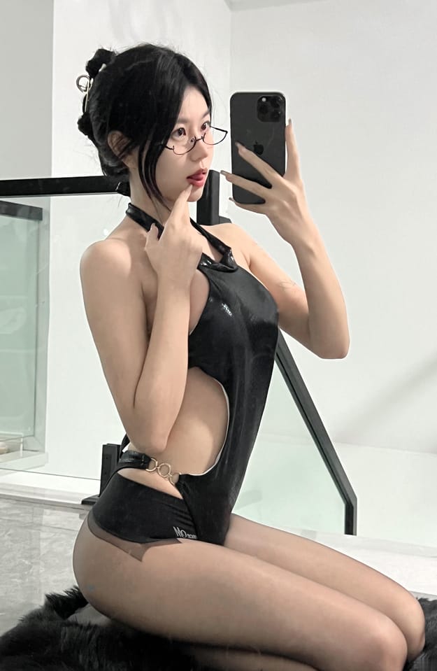 图片[1]-【微密圈】鱼神-黑色皮制泳衣[10P-8MB]-蜜桃啵啵