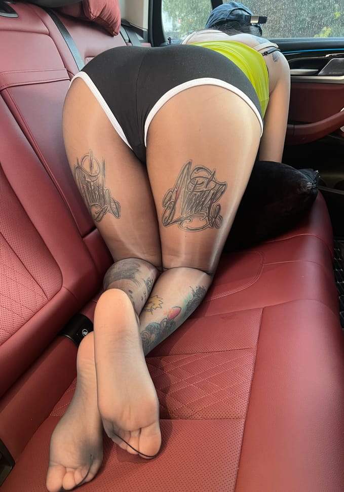 【微-密】卡通百科老王-运动裤里丝怼镜 [16P-75M]-蜜桃啵啵