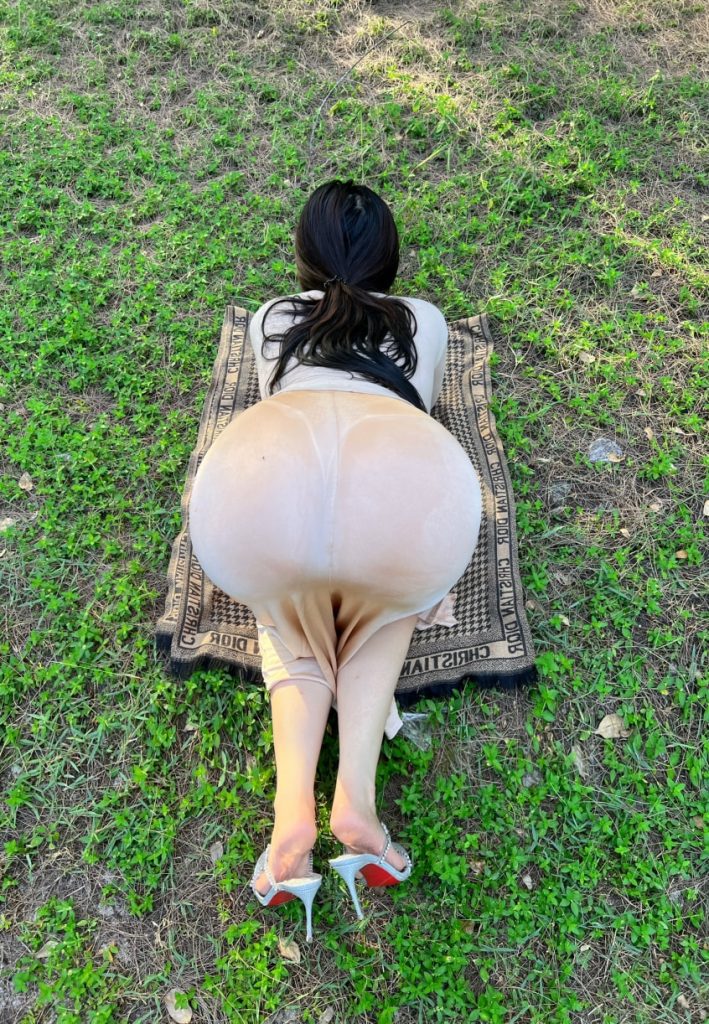 图片[1]-【微-密】迷人的五姨太-招牌动作 [12P1V-145M]-蜜桃啵啵