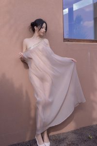 鱼子酱Fish – 抹胸女人[101P-1.20GB]-蜜桃啵啵