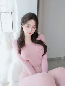 白银81 – [Fantia] 24年8月会员合集（17套）98P10V-1.59GB]-蜜桃啵啵