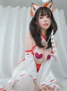 白银81 NO.140 神社小狐狸[93P7V-596MB]VIP-蜜桃啵啵