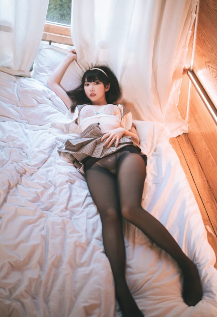 图片[1]-面饼仙儿 NO.146 黑丝露营JK[40P-485MB]VIP-蜜桃啵啵